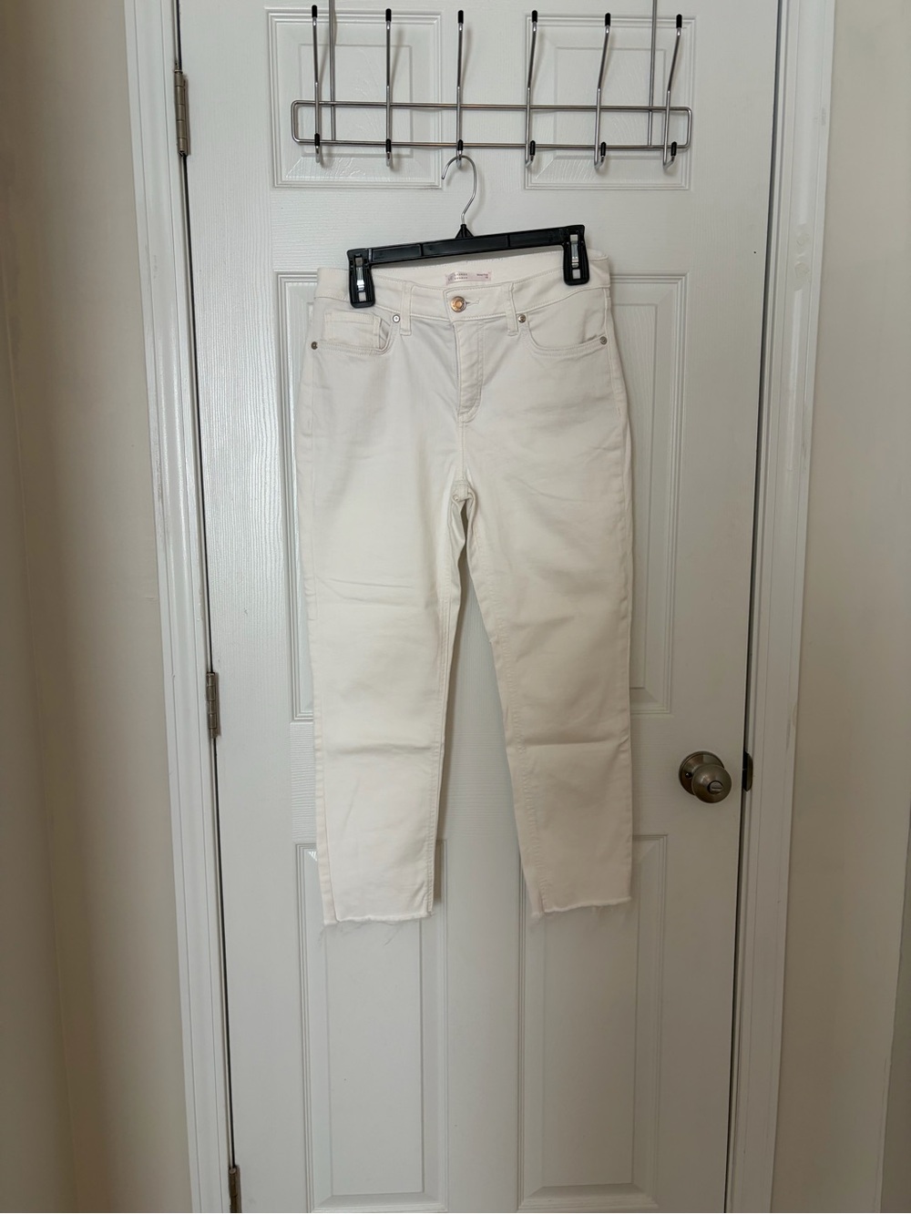 LC Lauren Conrad Cream Cropped Straight Jeans